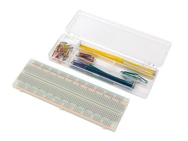 SOLDEERLOZE BREADBOARD - 830 INSTEEKPUNTEN + DRAADBRUGGEN - 140 st (VTBB1N)